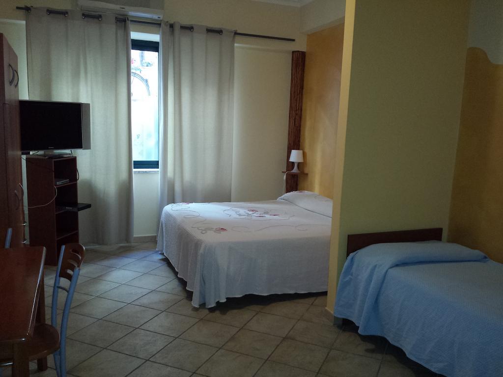 Appartamenti Centrali Giardini Naxos Quarto foto